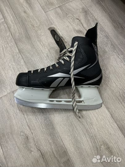 Коньки хоккейные