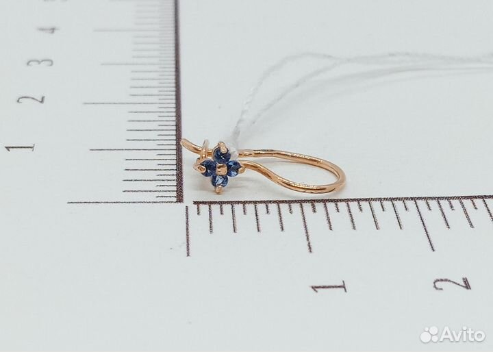 Золотые серьги с камнем