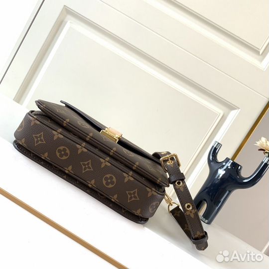 Louis Vuitton Pochette Metis Monogram