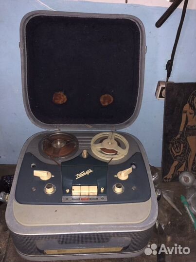 Катушечный магнитофон комета