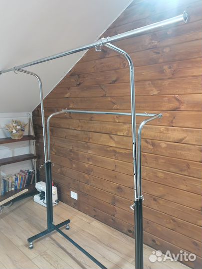 Стойка для одежды