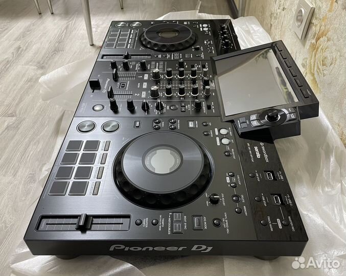 DJ-станция Pioneer XDJ-RX3