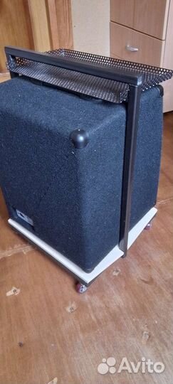 Басовый комбоусилитель