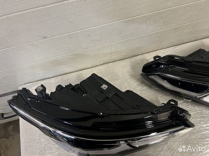 Нывые фары Volkswagen Golf 8 LED