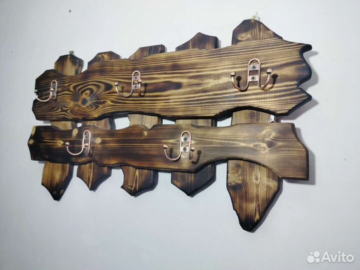 Вешалка для одежды настенная ручной работы