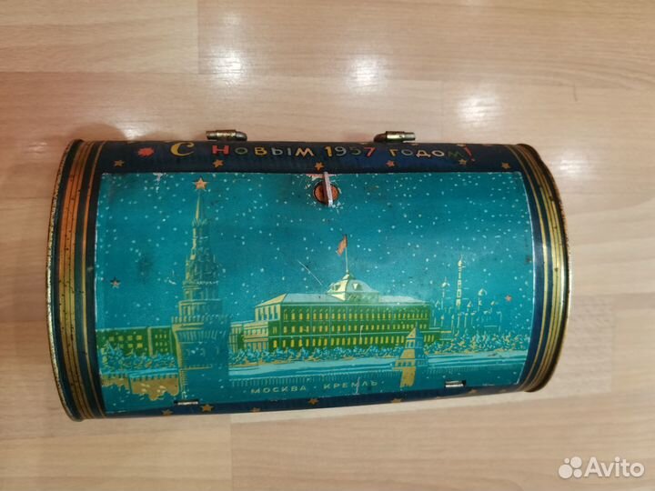 Новогодняя подарочная коробка 1957 года