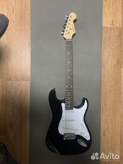 Комплект элетрогитара denn ST100 BK + миникомбик