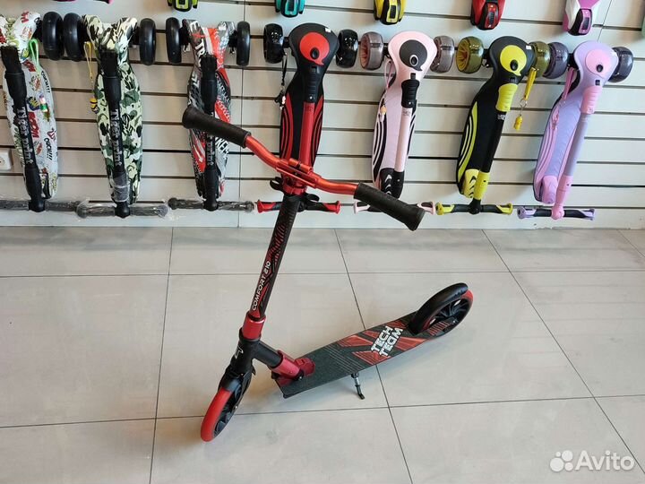 Самокат TT Comfort 210 черно-красный