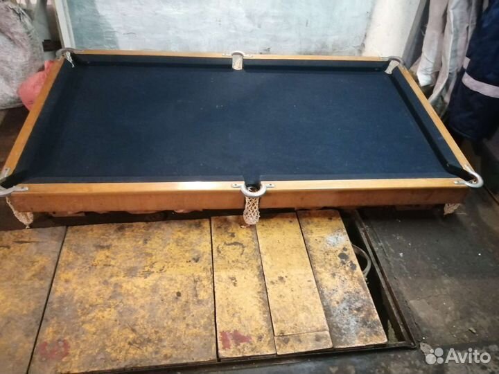 Бильярдный стол