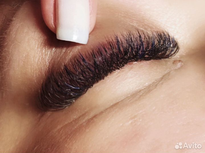 Наращивание ресниц и оформление бровей