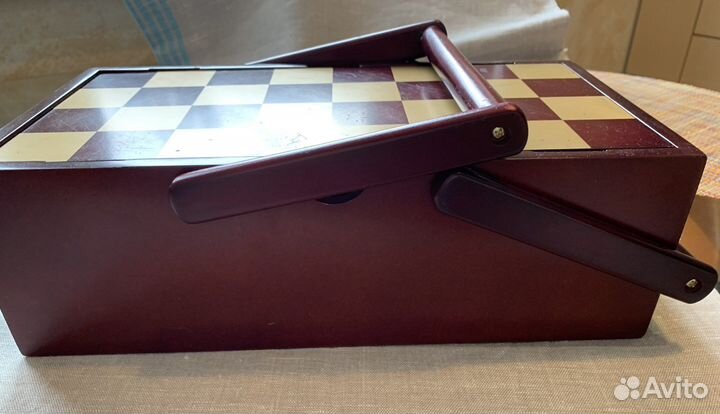 Шахматы 5 в 1.В деревянном боксе