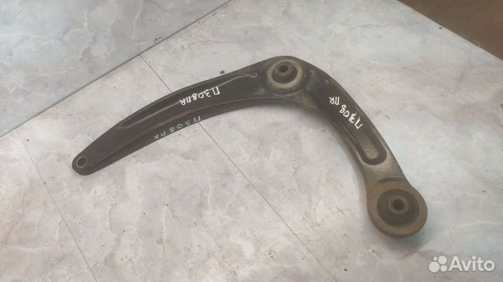 Рычаг передний Peugeot 308 левый / правый