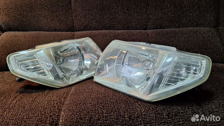 Фары Mitsubishi Pajero IO