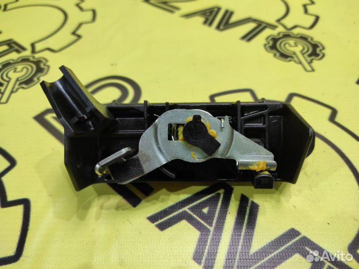 Ручка двери багажника наружняя Toyota Corolla