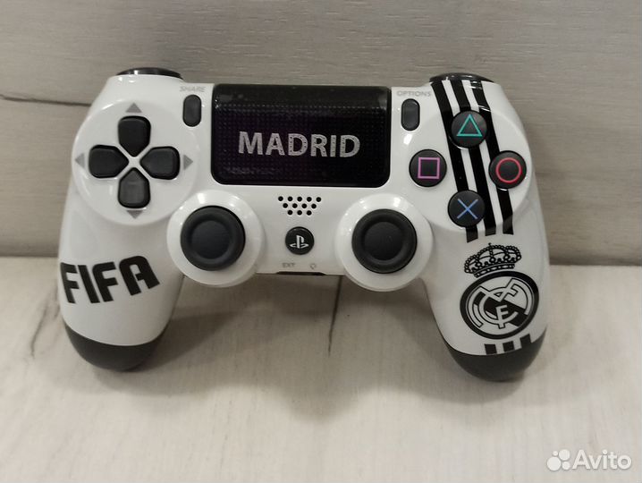 Новый Dualshock 4 Real Madrid