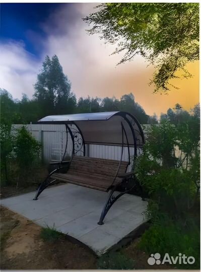 Качель дачная с крышей 