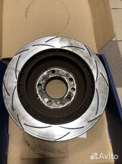 Тормозные диски с колодками