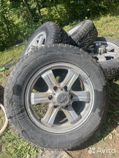 Hankook TH06 6.5 R17 104C