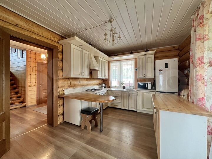 Дом 221 м² на участке 15 сот.