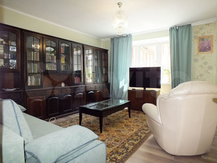 2-к. квартира, 55 м², 3/6 эт.