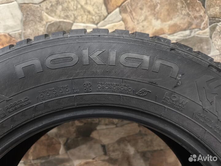 Nokian Tyres Hakkapeliitta 8 SUV 235/65 R17 30K