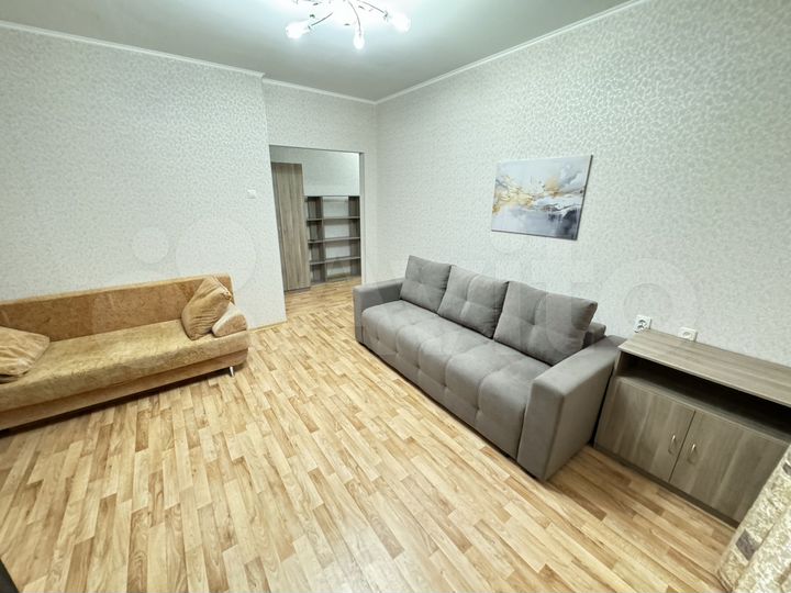 1-к. квартира, 42 м², 8/10 эт.