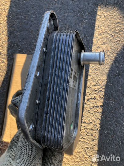 Радиатор масляный Mercedes-Benz