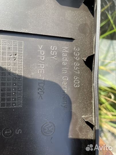 Обшивка крышки багажника volkswagen passat B-8