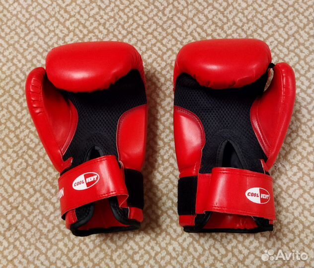 Боксерские перчатки и защита
