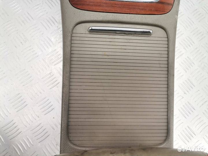 Центральный подлокотник Volkswagen Passat B6 2006