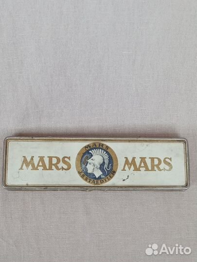 Жестяная коробка