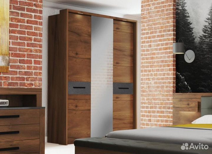 Шкаф новый в спальню трехдверный с подсветкой