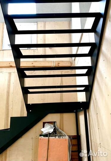 Металлокаркасов лестниц Изготовление