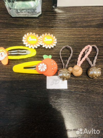 Резинки и заколки для волос в ассортимение