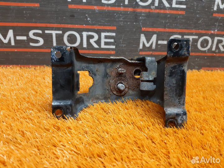 Скоба капота левая Bmw X5 E70 N52B30A 2009