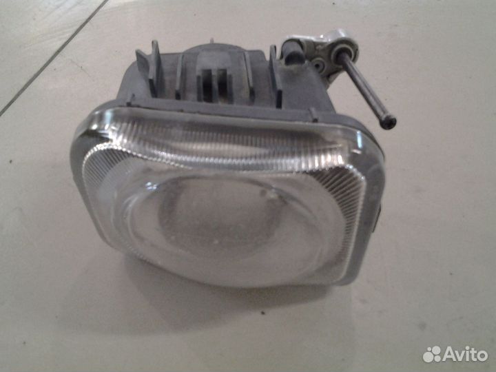 Субару легаси 2005г.Фара противотуманная правая