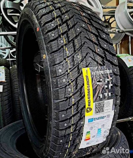 Roadmarch Winter XPro Studs 69 245/40 R18