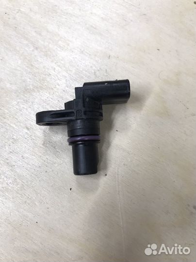 Датчик распредвала 04C907601 Passat B8