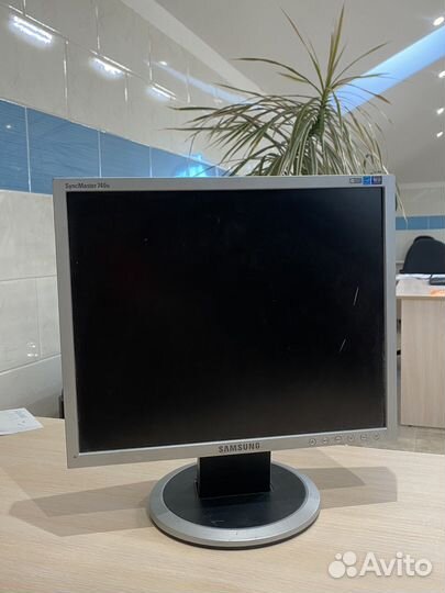 ЖК монитор 17 дюймов