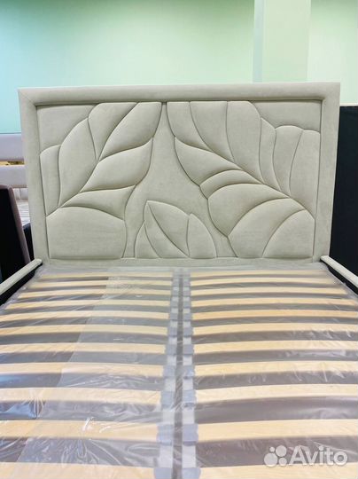 Мягкая новая кровать с матрасом и без, производств