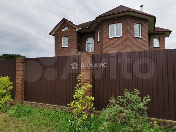 Дом 270 м² на участке 12 сот.