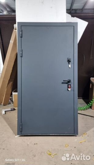 Входная дверь с терморазрывом и без