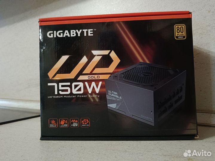 Блок питания Gigabyte gp-ud750gm