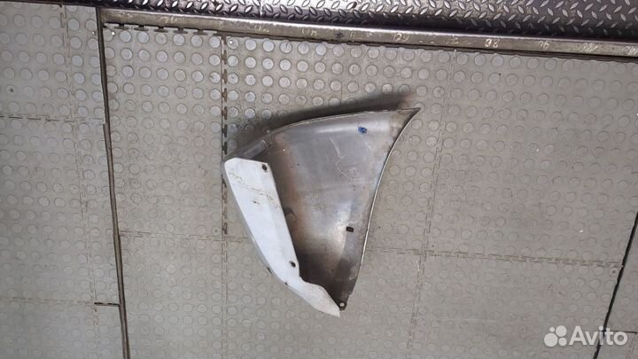 Клык бампера Toyota RAV 4, 2004