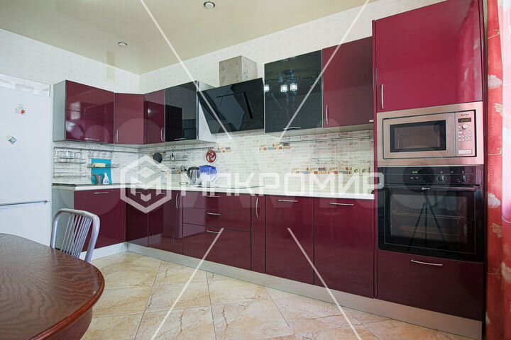 3-к. квартира, 83 м², 4/9 эт.