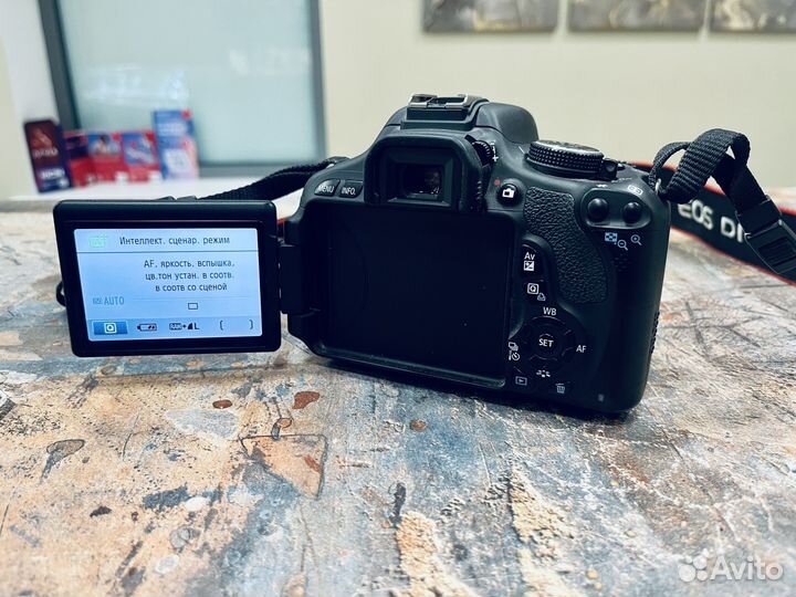 Зеркальный фотоаппарат Canon EOS 600D Kit