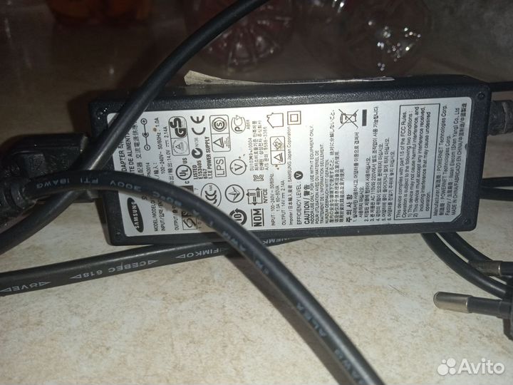 Монитор Samsung 19 дюймов широкий