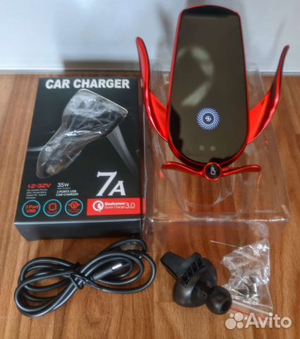 Держатель телефона в машину с зарядкой 15W с аккум