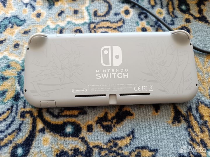 Nintendo switch lite zacian&zamazenta edition