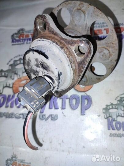 Ступица задняя левая Toyota Prius хэтчбек iiixw30